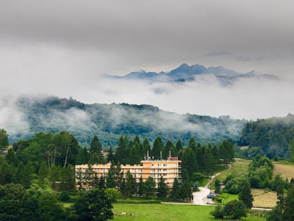 Отель Korona Sanatorium Uzdrowiskowe Мушина Экстерьер фото
